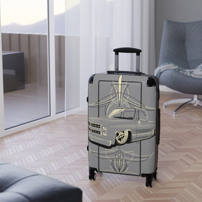Square body art with pinstriping Suitcase - Image 15